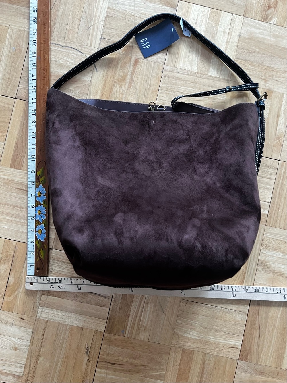 NWTs GAP Vegan Suede Shoulder Bag Boho Bucket Tote Purse Chocolate Brown Boho - Picture 11 of 13